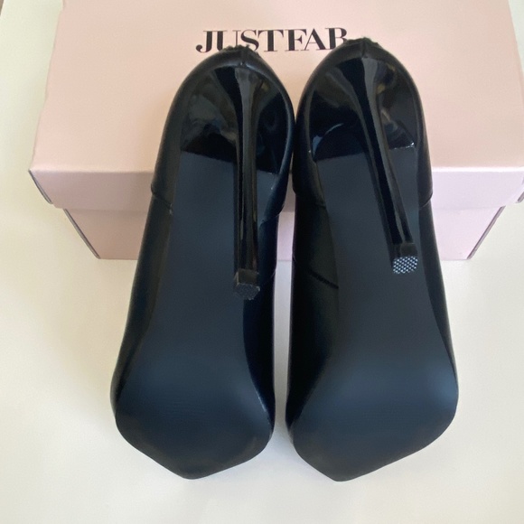 Marlo Black Bootie *NWOT w/BOX* JustFab Size 8 - Picture 2 of 4